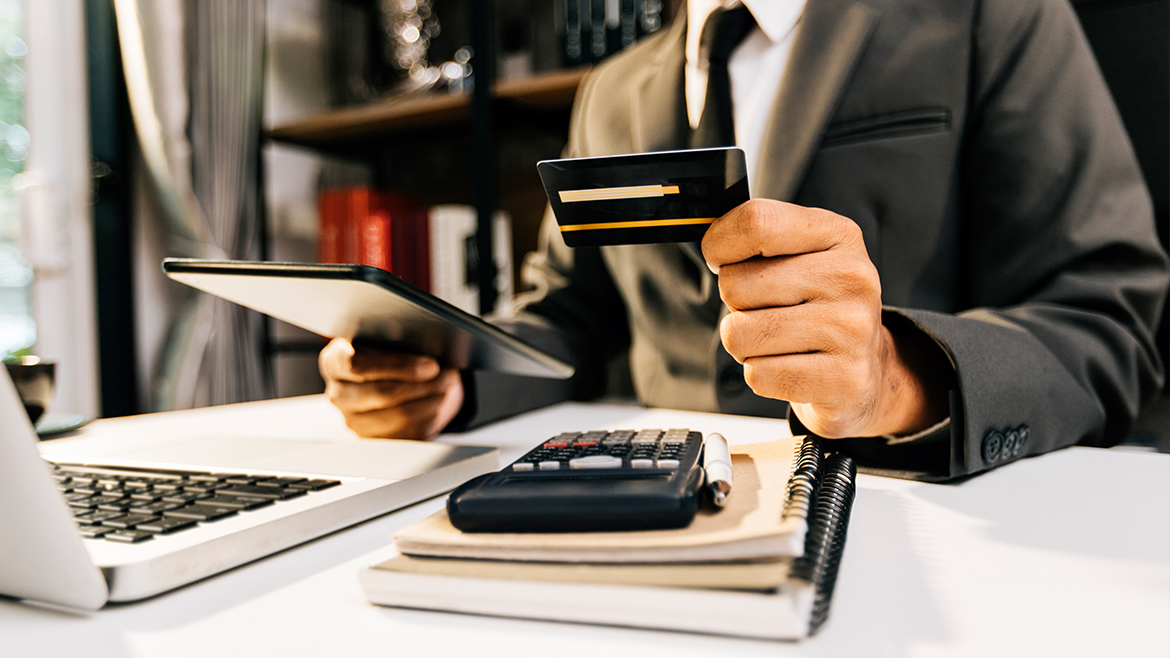 Opening a Business Bank Account in Dubai: Common Hurdles & How Consultants Help
